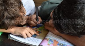 Povertà minorile in Italia: una ferita sociale cronica che nega il futuro a un milione di bambini